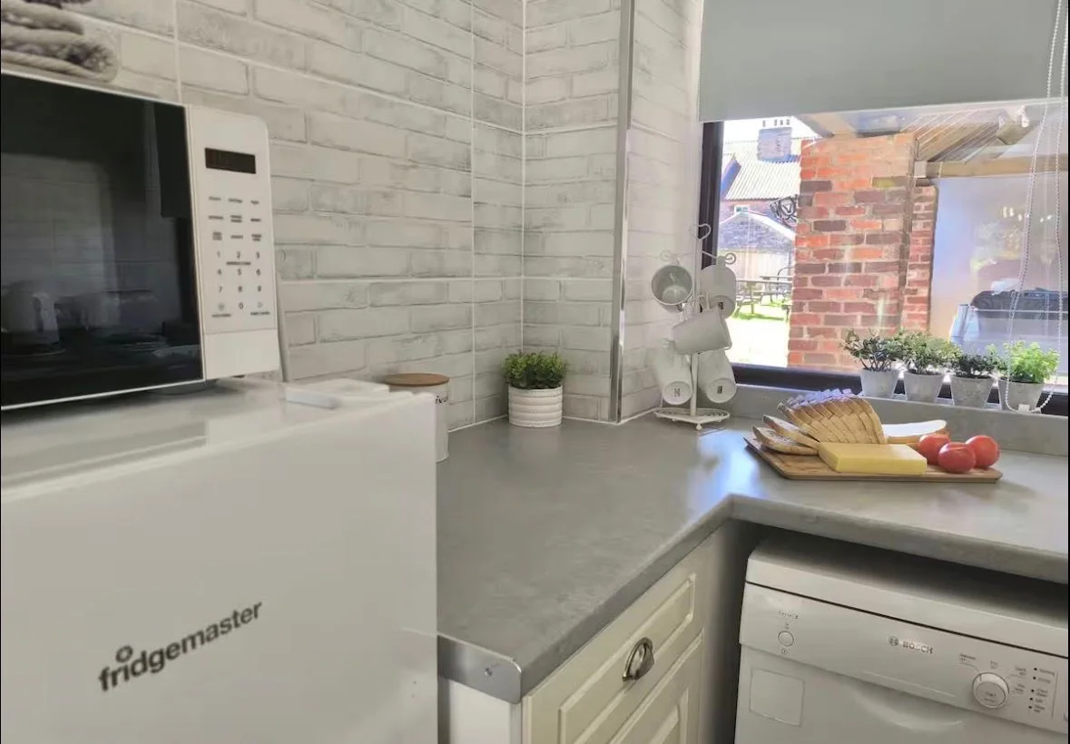 Kitchen details and garden outlook